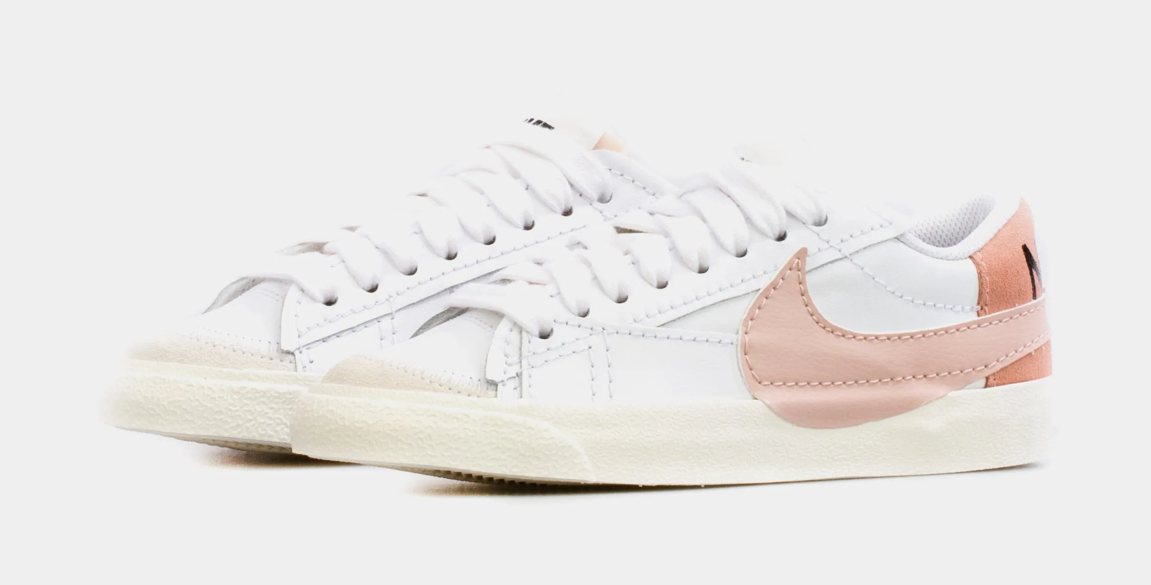 Blazer Low 77 Jumbo Womens Lifestyle Shoes (White/Pink)