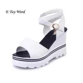 Summer Korean muffin fish head women sandals with platform sandals wild simple shoes shook with students in